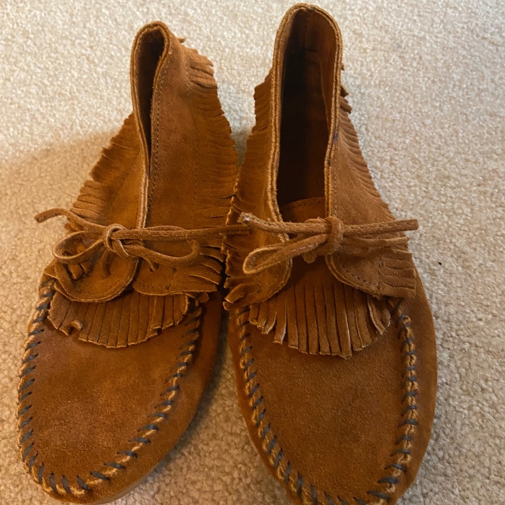 J Crew Minnetonka Moccasins New size 9